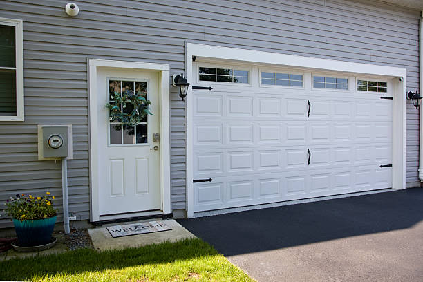 24/7 Emergency Garage Door Panel Replacement experts in Hudson, FL